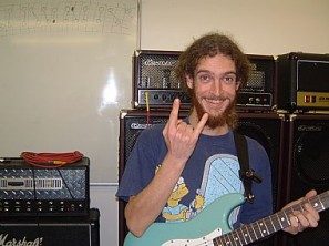 guthrie_govan_6-297x222-4184250